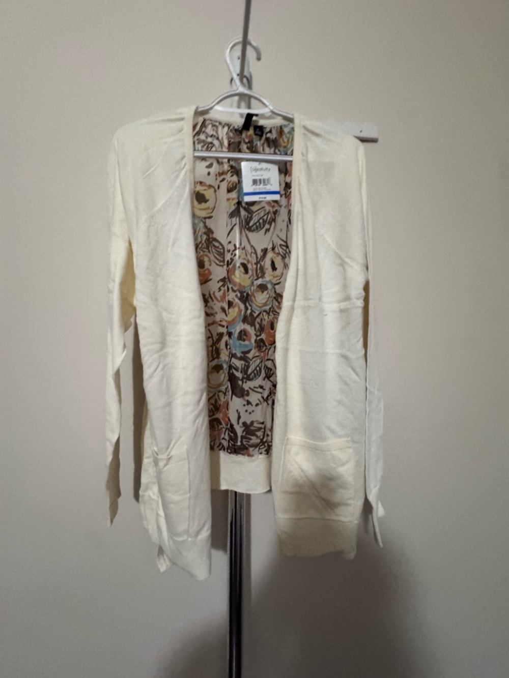 Open-Front Cream Women's Cardigan with Floral Back Relativity
